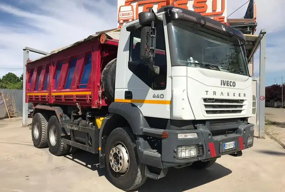 Autocarro mezzo d’opera a 3 assi